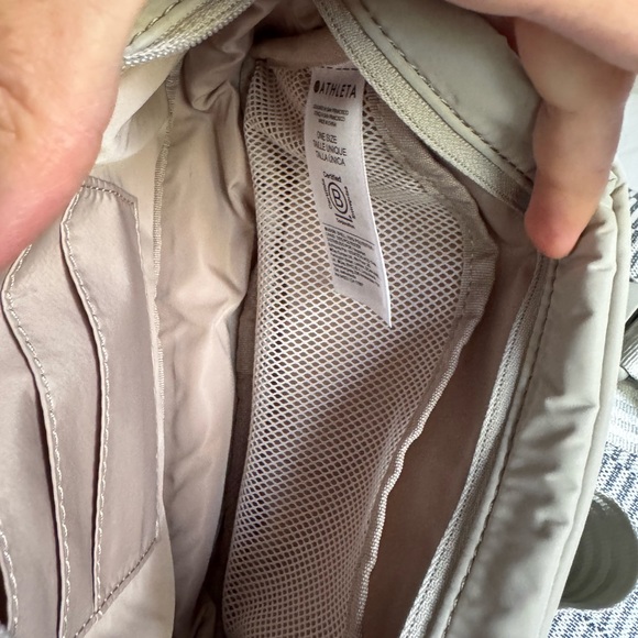 Athleta Light Gray Crossbody Bag - Picture 3 of 5